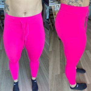 BRAND NEW Hot Pink Alo Yoga Leggings Size SM